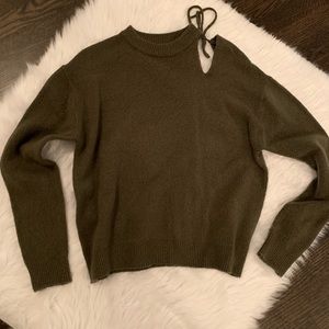 Who what wear oversized olive sweater. Small.